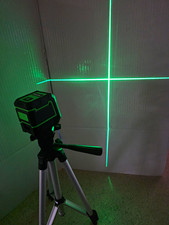 HILDA VNT29003 Self-Leveling 2-Beam Green Cross-Line Laser Level w Tripod