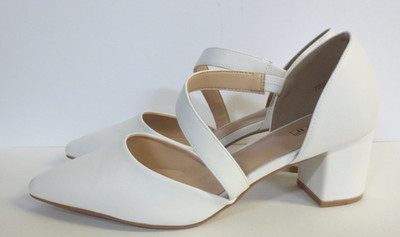 IDIFU White Pumps Women Closed Toe Low Chunky Block Heels - SIZE 12