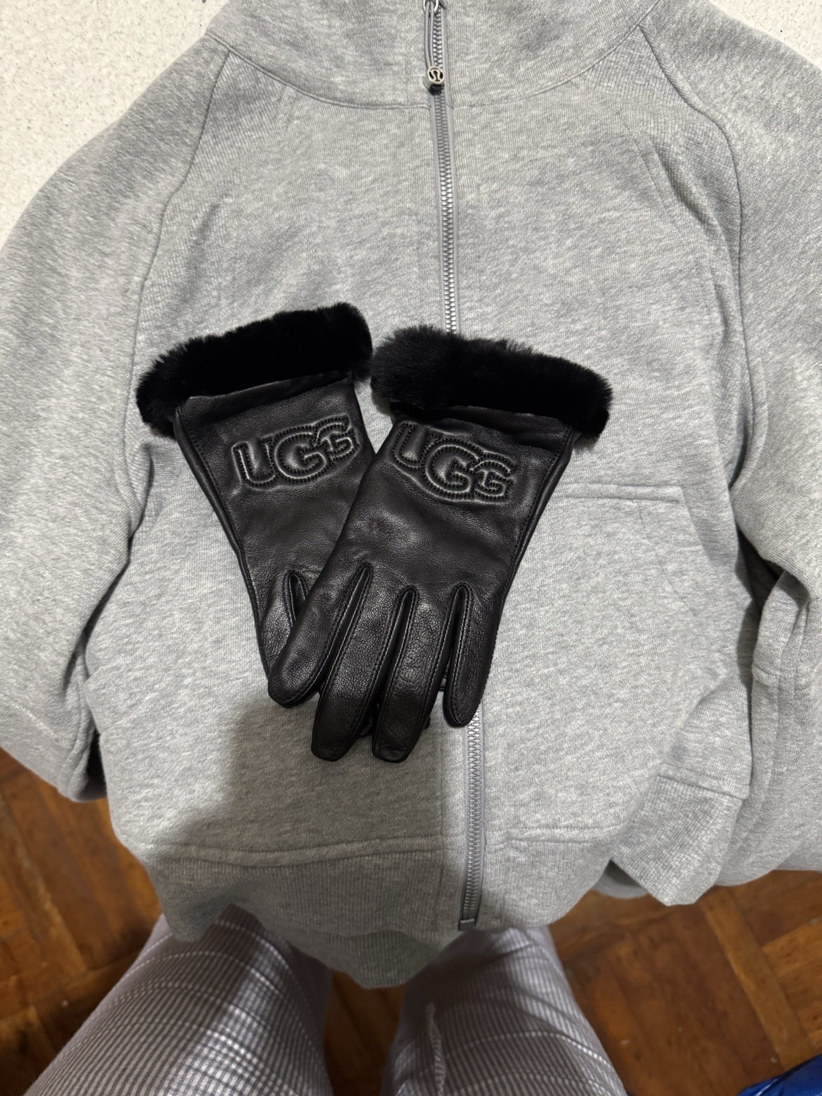 Ugg Black Leather Glove With Fur Trim And Cashmere Lining Small image 2