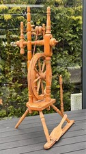 Spinner Spinnrad Webrad aus Holz,  Vintage, Erbnachlass,  neuer Riemen