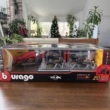 Bburago 1:43 Formula Racing Paddock SetItem 1939153  Model 1939153 Red Bull