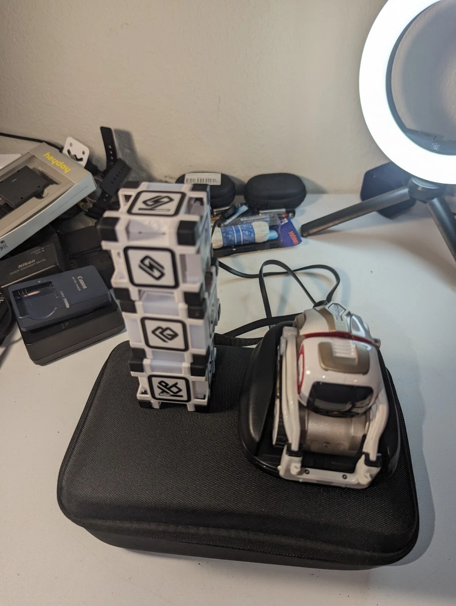 Robot intelligent cozmo hotsell