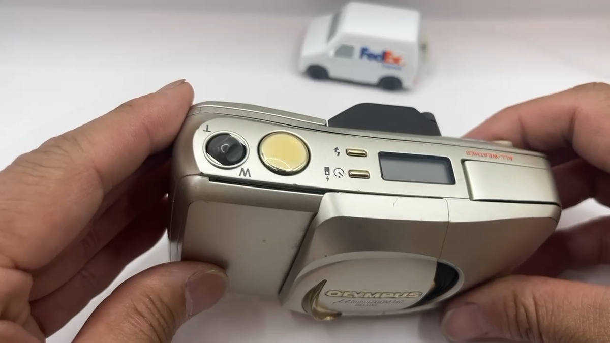 Olympus Stylus mju Zoom 140 Deluxe 35mm Point Shoot Film Camera