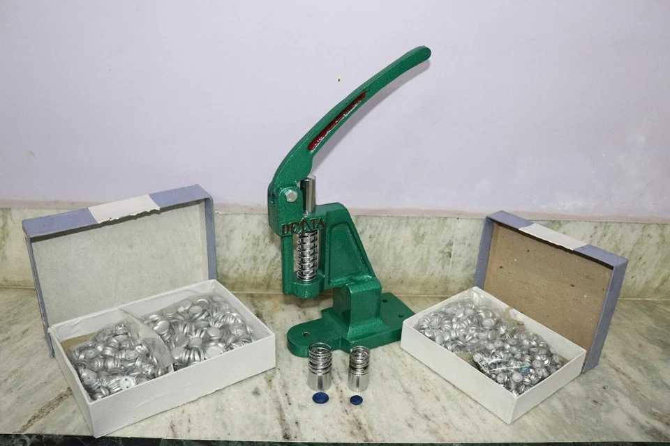 Fabric Cover Button Hand Press Machine With Two Dies - Image 2 of 4