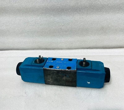 Vickers DG4V-3-2C-M-U-H7 Magnet-Wegeventil (24V DC)