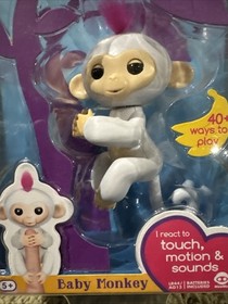 2016 WowWee Fingerlings Baby Monkey Finger Pet 'SOPHIE' White FACTORY SEALED BOX