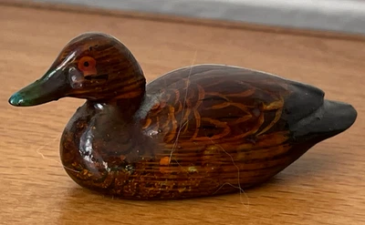 Petit Canard en Bois léger 5,4cm environ Miniature Peint Marron Vert Superbe 🩵 - Photo 1/4