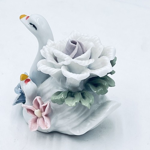Vintage Swan & Baby Figure Porcelain Floral Flower Bouquet on Top Pastel 2.25" - Picture 2 of 22