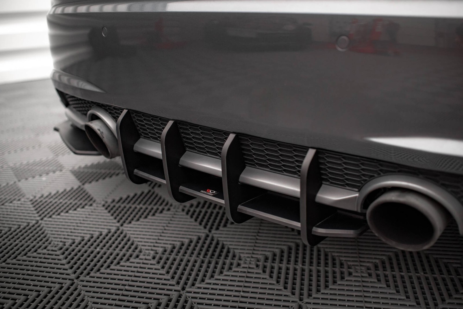 Diffuseur arrière central Maxton Street Pro pour Audi TT S-Line 8S rouge