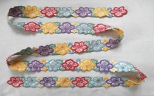 Bordo treccia Richelieu multicolore ricamato a mano vintage anni 90 lungo 198 cm