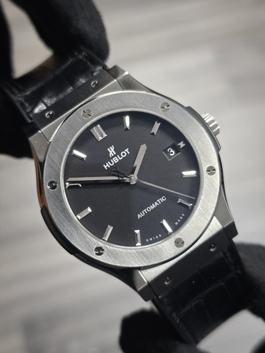 Hublot Classic Fusion Men's Black Watch - 511.NX.1171.LR W/ B&P