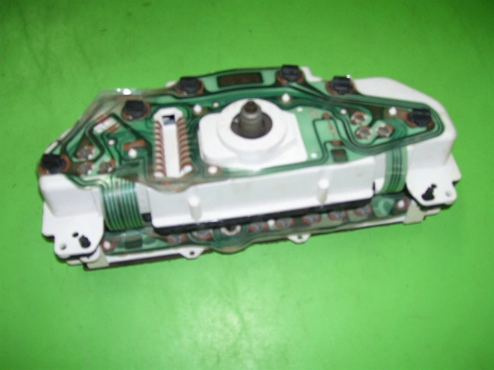 Cuadro velocímetro Ford Tempo 1988-91 dañado para piezas medidores F03F-10K843-AA Foto 4 de 4