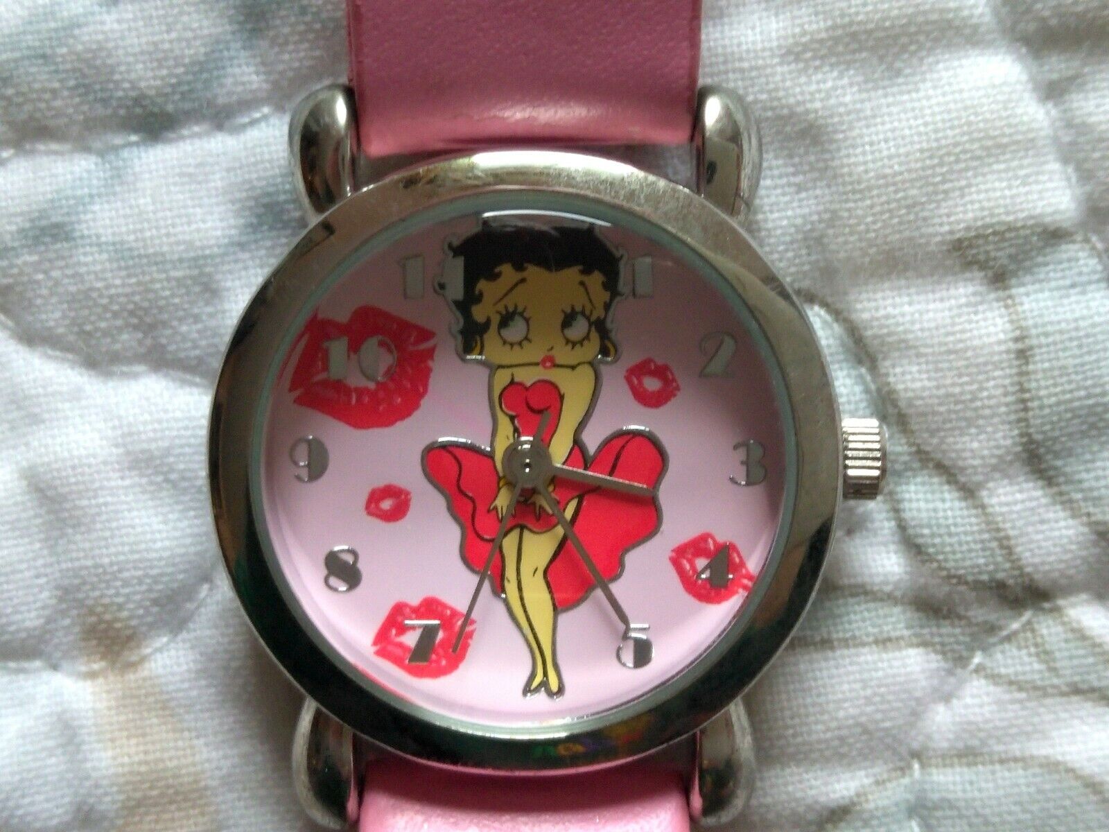 Cute BETTY BOOP Pink Red Kiss Kissy Lips Quartz Watch, Second Hand, New Battery