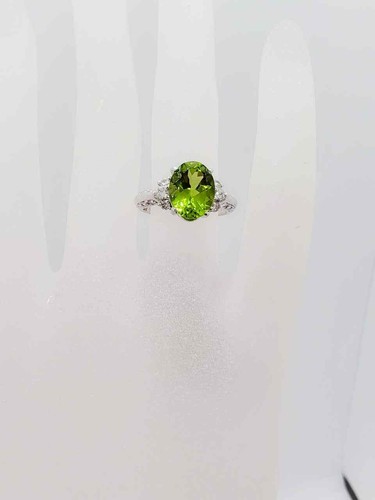 Sparkling Green Oval Shape 3.78CT Peridot With Old Mine Cut CZ Solitaire Ring - Picture 4 of 6