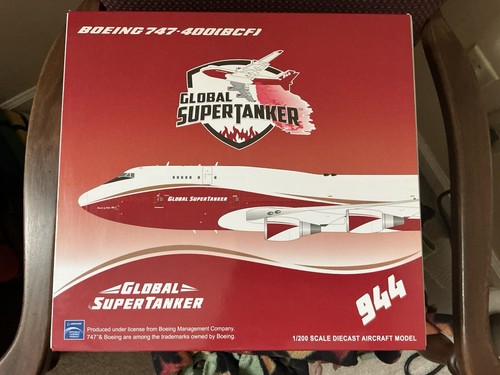 1:200 JC Wings XX20068A Global Super Tanker 747-400BCF Flap N744ST Diecast Model