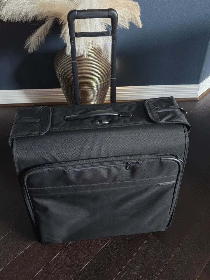 Briggs & Riley Baseline Black 24” Wheeled Wardrobe Deluxe Garment Bag U178-4 - Image 2 of 4