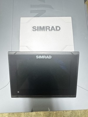 Simrad GO7 Chartplotter GPS   Brand New    No Transducer, Wiring, or C-MAP Card
