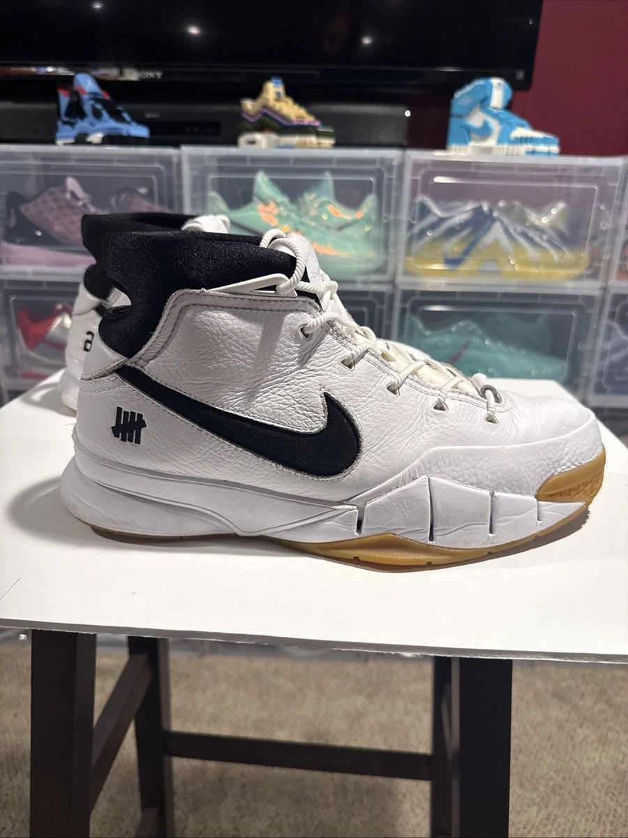 コービー 1 PROTRO Preços baixos em Nike Undefeated x Zoom Kobe 1 Protro White Gum | eBay