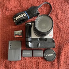 Canon Digital Rebel XT 18-55mm Lens 8MP DSLR Battery Grip