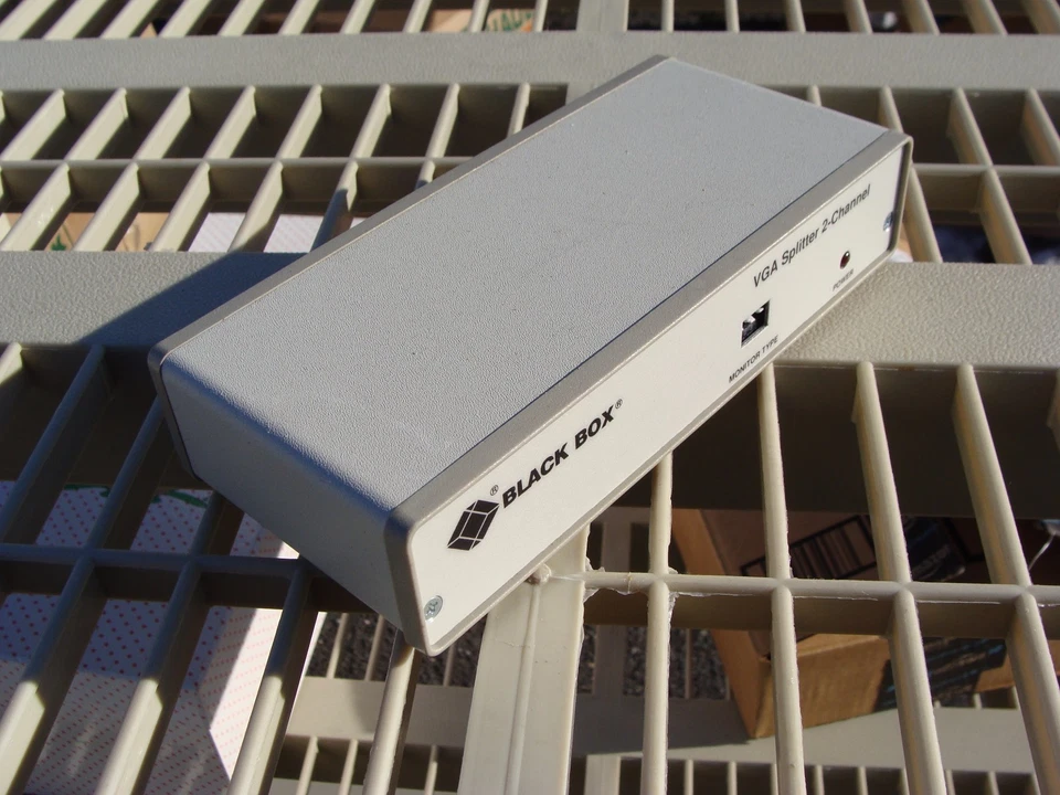 Black Box VGA Splitter 2 Channel AC056A-R2 - Image 3 of 4