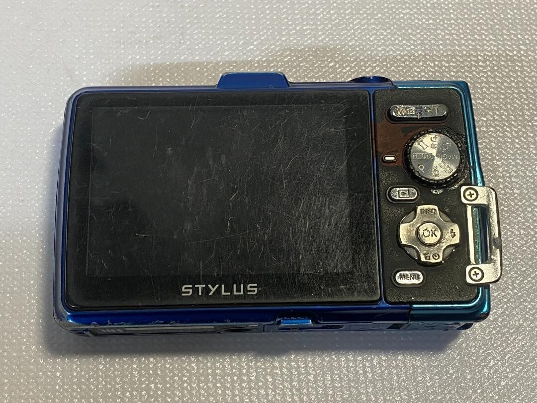 Olympus TG-835 Tough Camera - Blue (16MP, 5x Zoom) 3 inch LCD junk