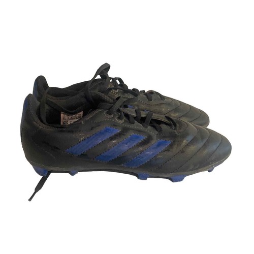 Kids Adidas soccer cleats size 4 black/blue logo only used a few x