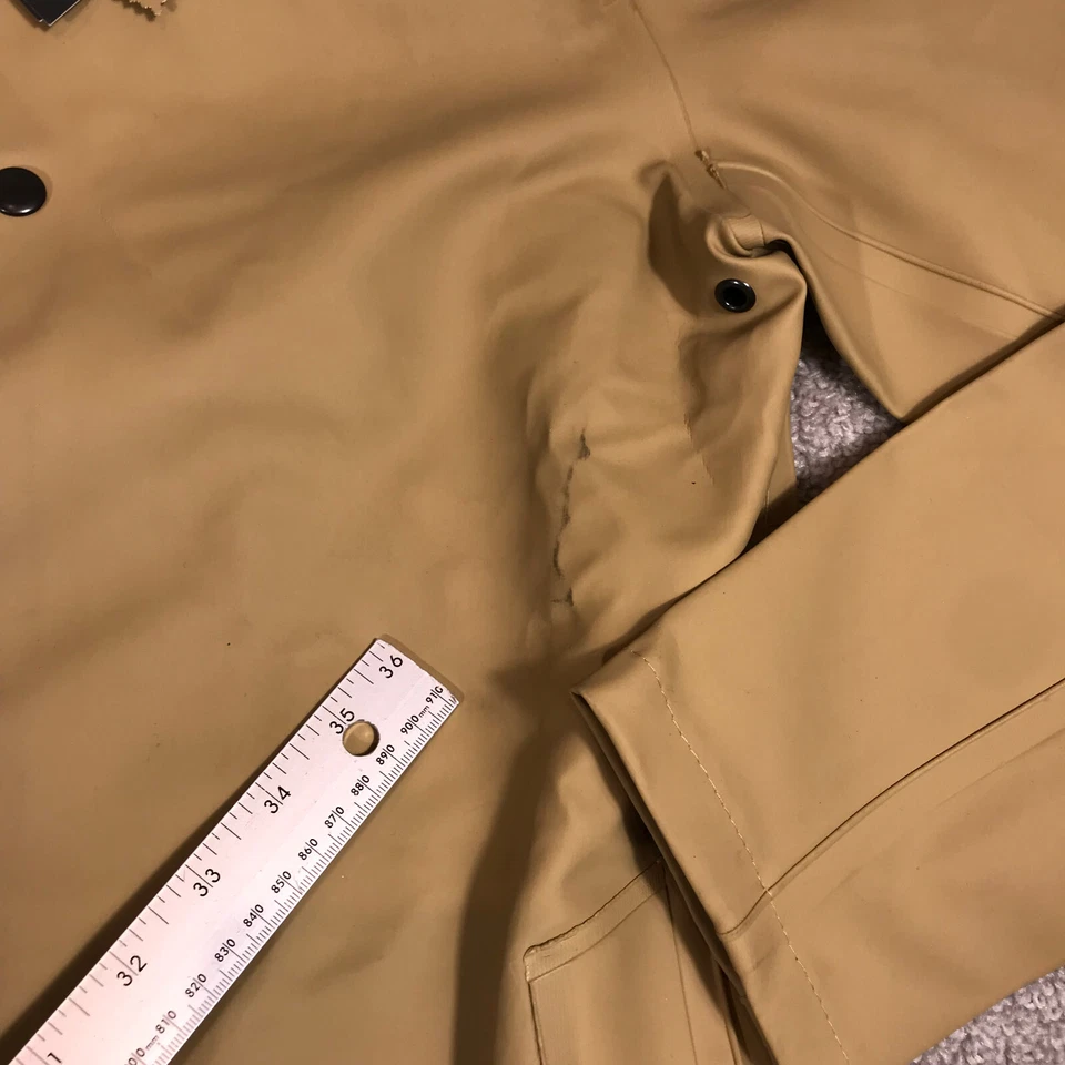 Chaqueta Stutterheim Stockholm Para Hombre Extra Pequeña Impermeable Bombardero Mosebacke Bronceado a Presión Foto 4 de 4