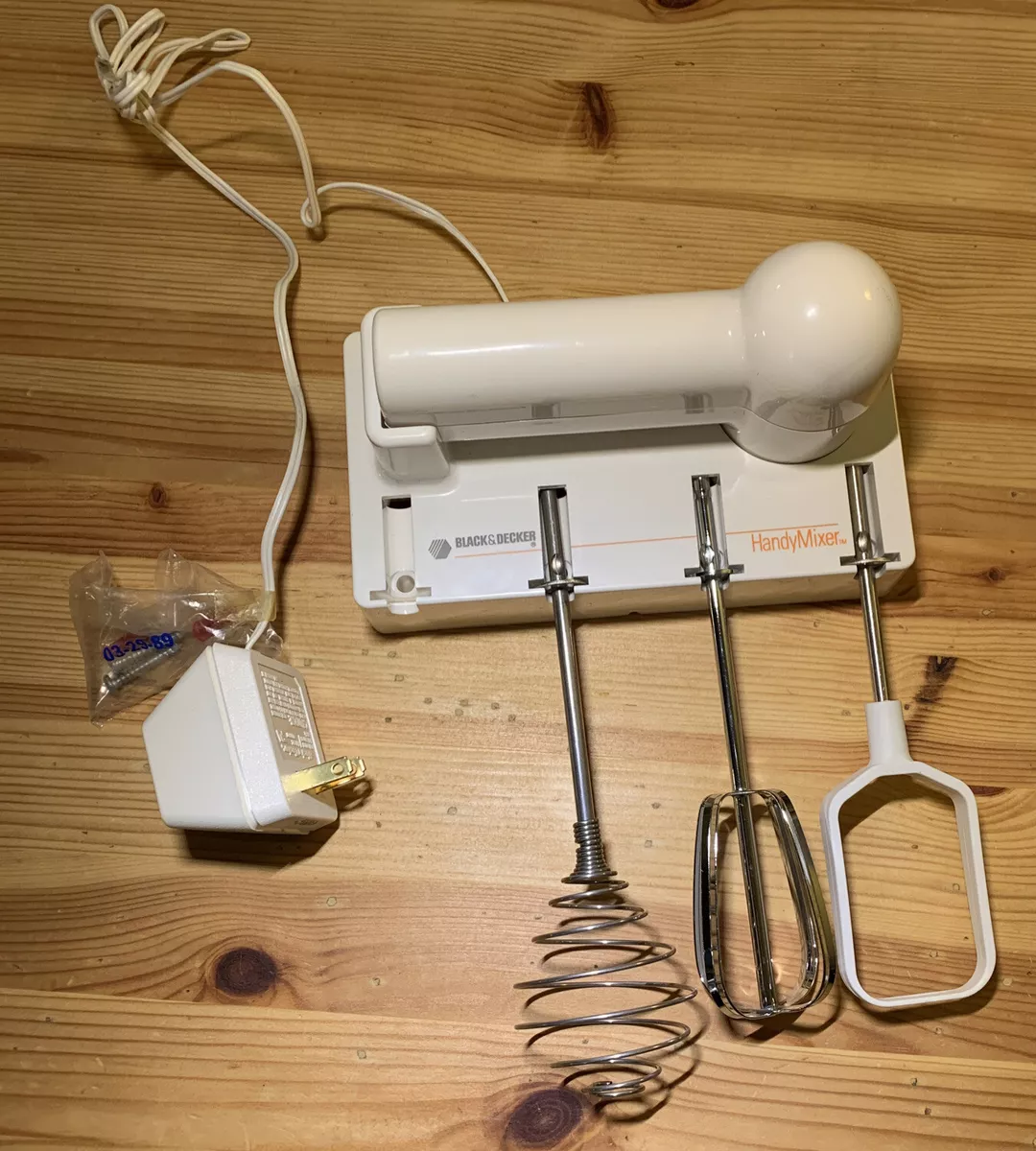 VTG Black Decker Handy Mixer Rechargeable Cordless Beater New Missing 1 Whisk
