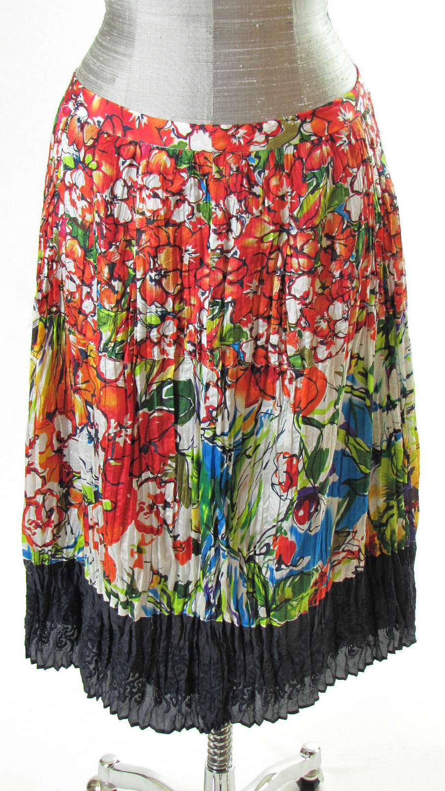 Women's Floral Pleated Skirt with Black Hemline Size 8-image