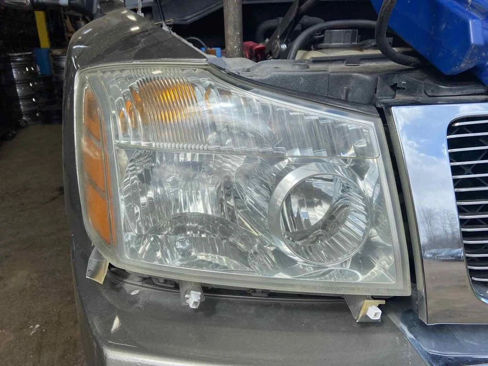 Used Right Headlight Assembly fits: 2007 Nissan Titan Right Grade A - Изображение 3 из 4