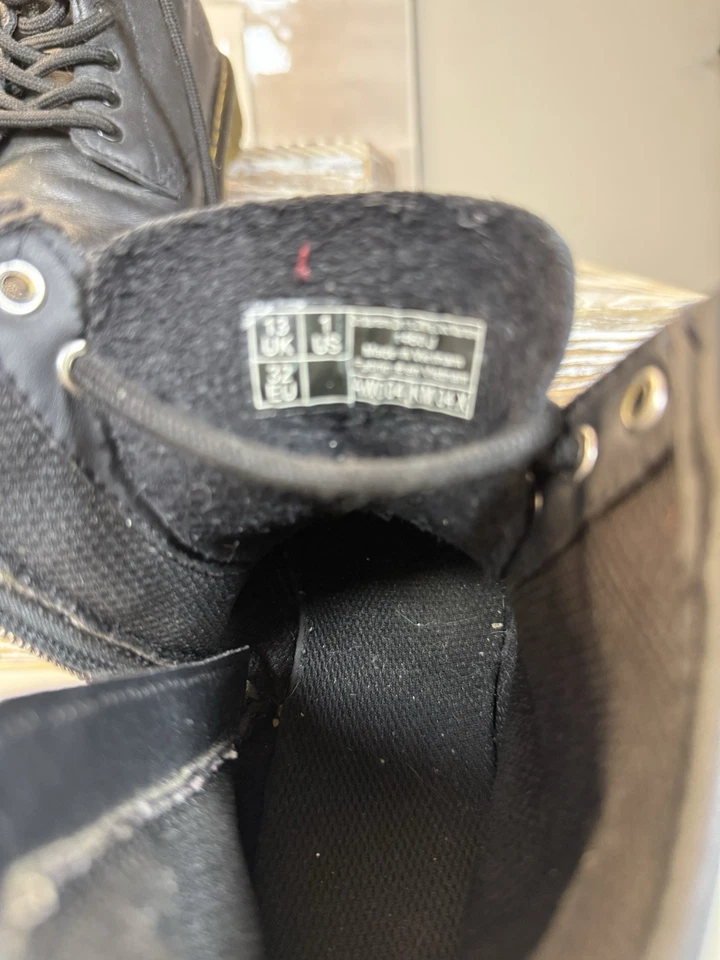 Cordones para botas Dr Martens Air Wair tricolor, paquete de 2, L-4050-36-140-PB Foto 3 de 4