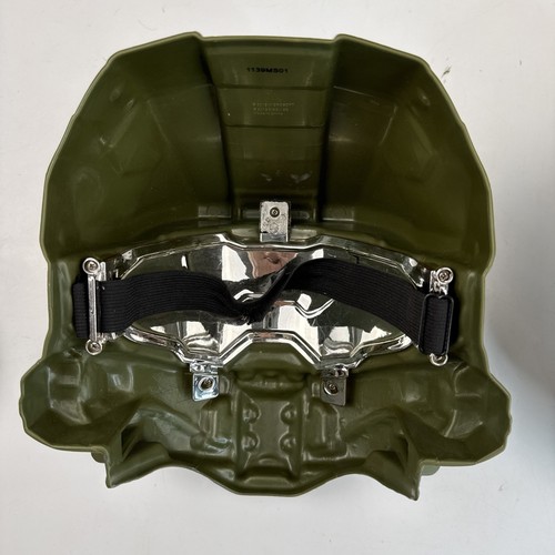 Set Of 2 Microsoft Disguise Halo Masks 2015 Master Chief & 2016 Spartan Locke - Picture 5 of 8