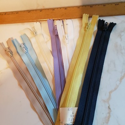Lot of 7 Assorted Colors Zippers Nylon 7 Inch Closed End Unbranded New