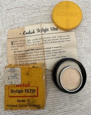 MINT KODAK SERIES V WRATTEN SKYLIGHT DROP-IN CAMERA LENS FILTER  Box