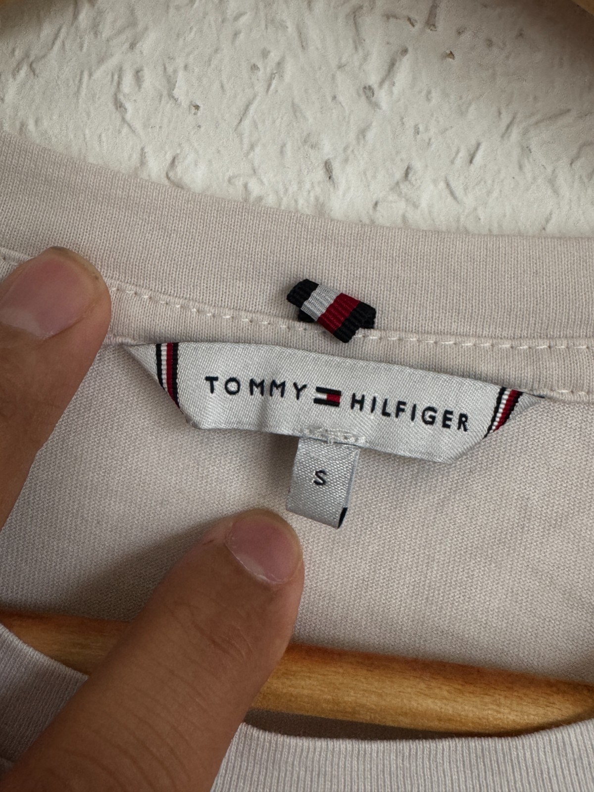 Tommy Hilfiger Women’s Arched Logo T-Shirt image 5