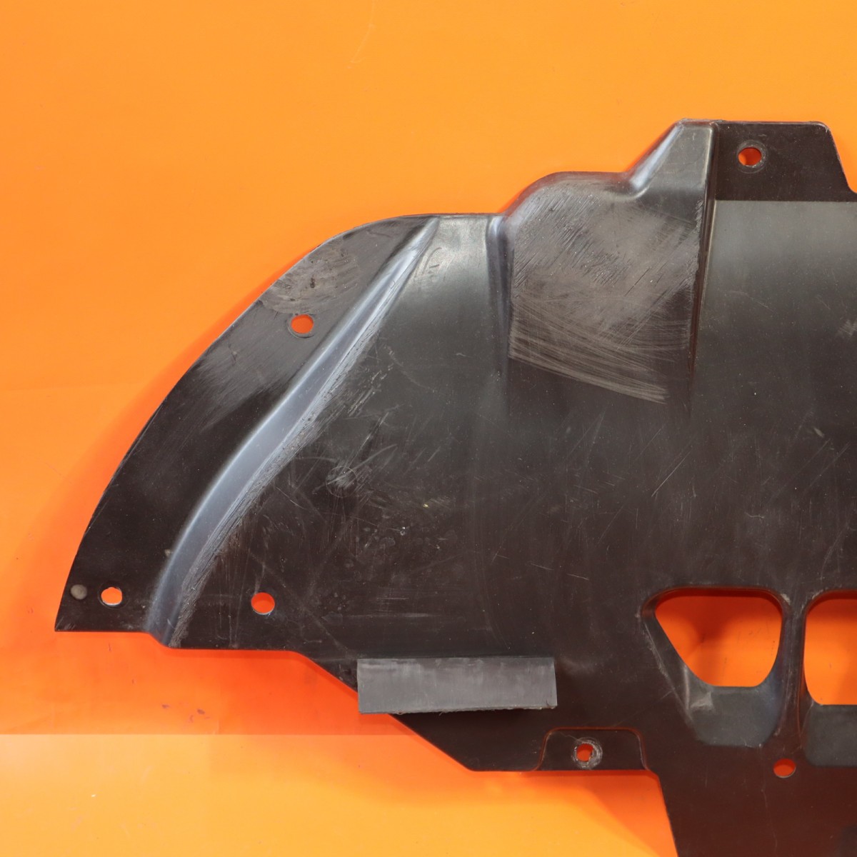 MASERATI GHIBIL SPLASH SHIELD FRONT 2014 2015 2016 2017 670001748 OEM