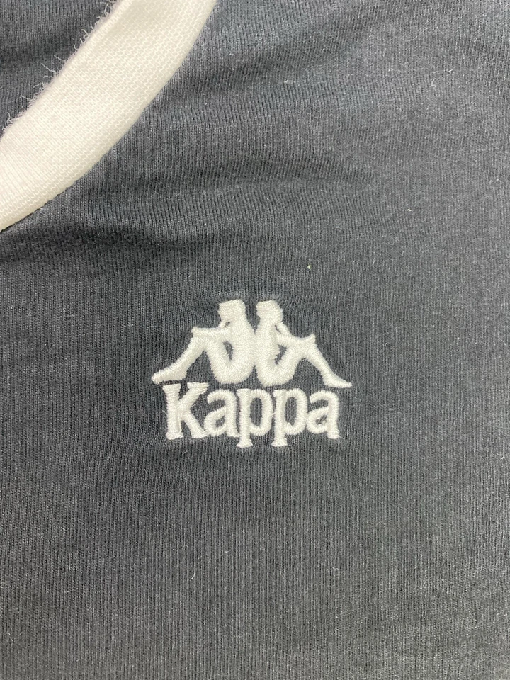 Camiseta gráfica con logotipo Kappa para mujer grande negra manga corta Foto 2 de 4