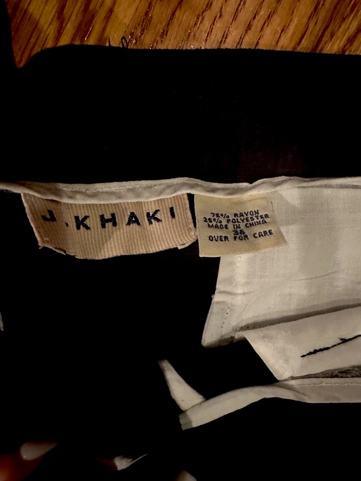 Pantalones Cortos Para Hombre ~ Azul Marino Ligeros Plisados J Caqui Vestido Pantalones Cortos Usados en Excelente Condición Talla 36 Foto 2 de 3