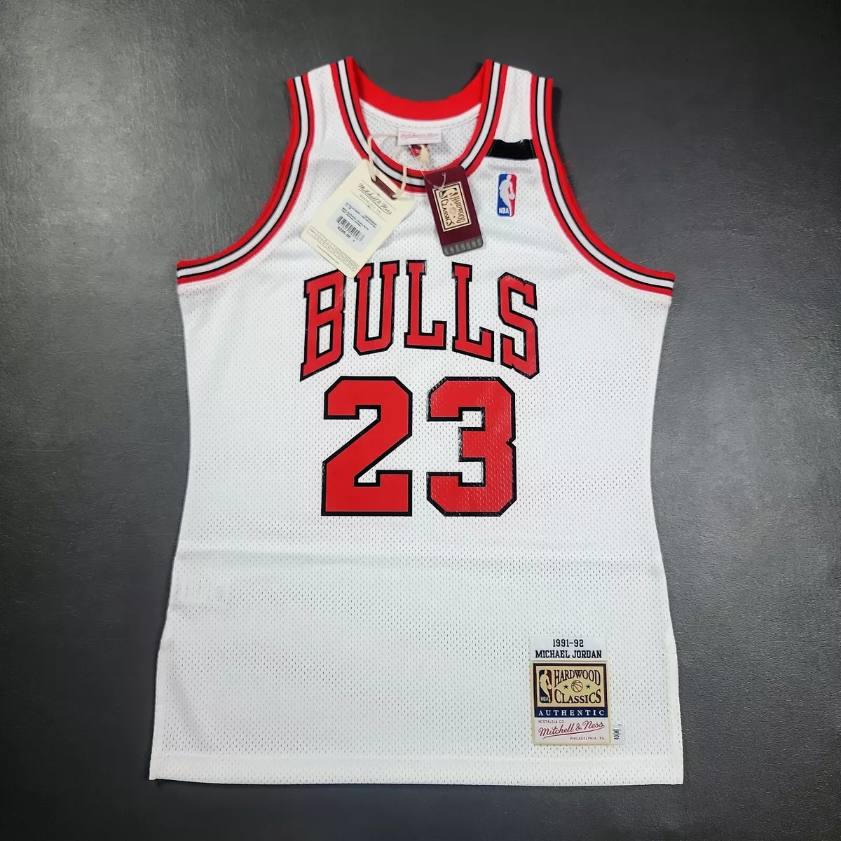 100% Authentic Michael Jordan Mitchell Ness 91 92 Bulls Jersey Size 40 M  Mens