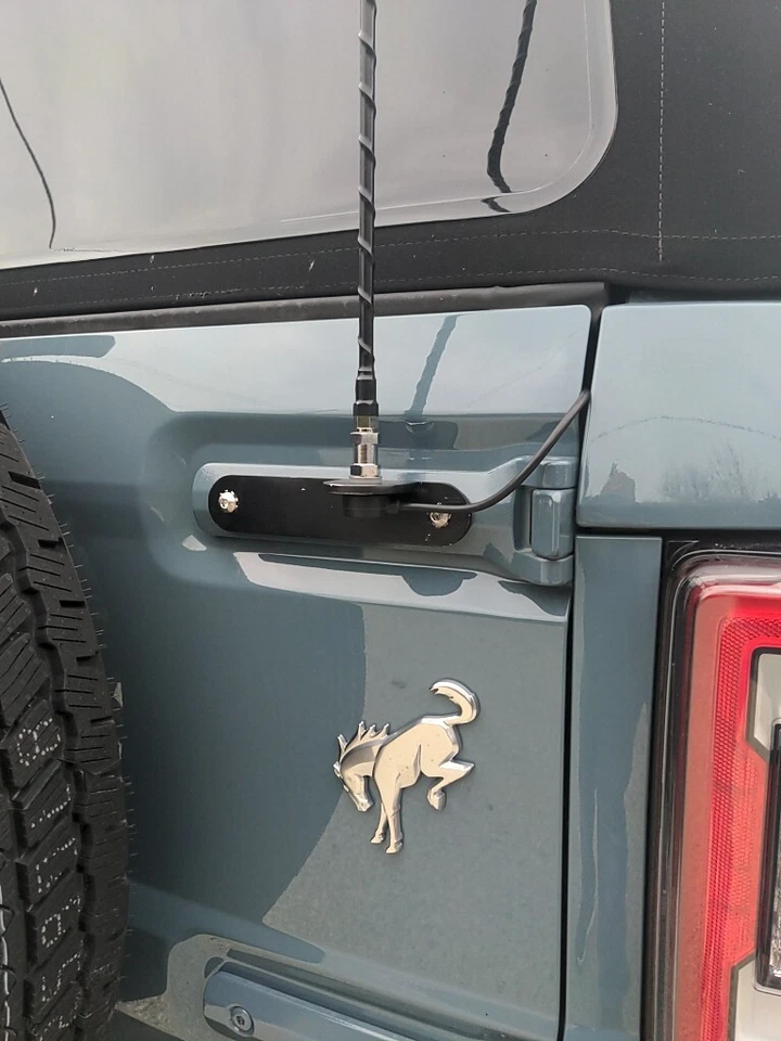 PROCOMM PC21-4404B 3FT CB ANTENNA KIT REAR SWING DOOR MOUNT 2021 &UP FORD BRONCO - Image 2 of 4