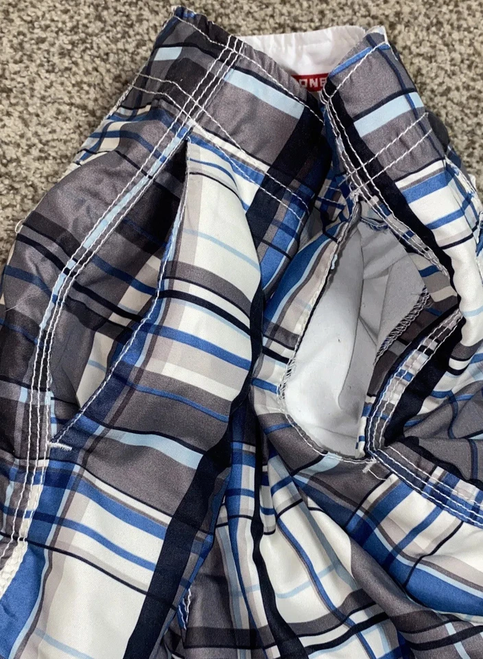 UNION BAY UB white blue plaid cargo longer length shorts teens 16 bermuda board - Image 3 of 4