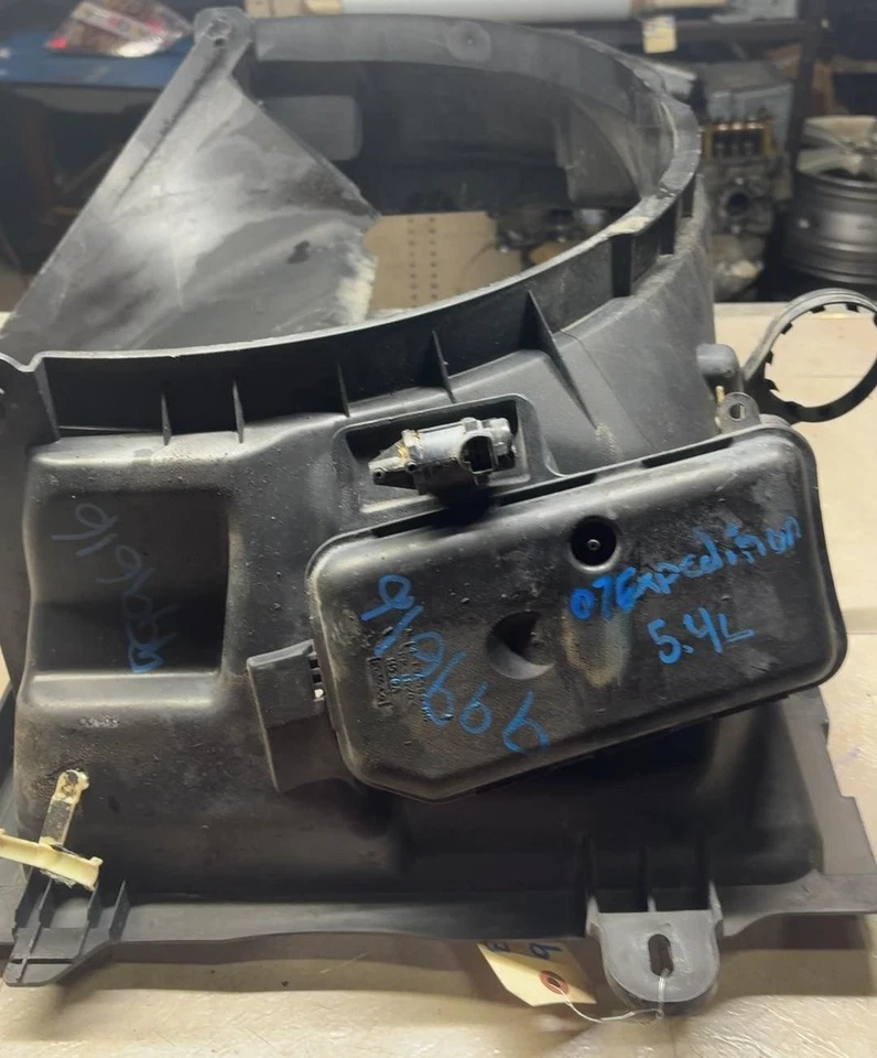 2007-2009 EXPEDITION NAVIGATOR 5.4L Radiator Cooling Fan Shroud Assembly OEM Foto 3 de 4