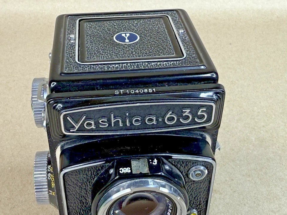 Cámara TLR de formato medio Yashica modelo 635 utiliza película 120-SIN PROBAR Foto 3 de 4