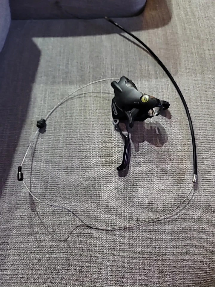 Palanca de freno en V izquierda Shimano negra 2 dedos delantera Foto 2 de 4