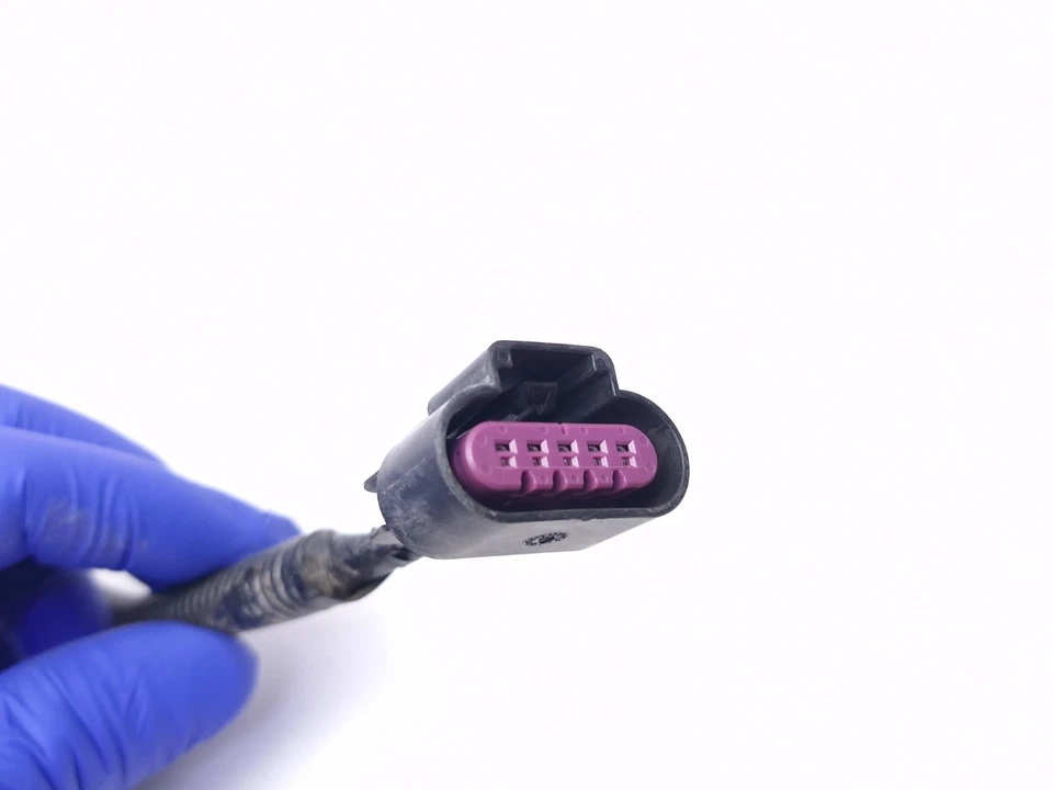 2004-2012 Chevy Colorado/GMC Canyon Right Tail Lamp Harness OEM - Image 4 of 4