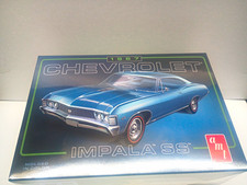 AMT 1967 Chevrolet Impala SS 1:25 Model Kit Molded W/Color Decals AMT1535/12