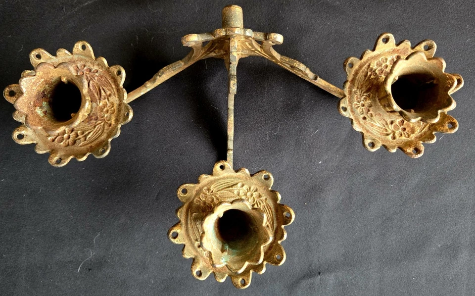 Bradley and Hubbard Brass 3 Candle Mounted Wall Sconce Candelabra Antique - Image 3 of 4