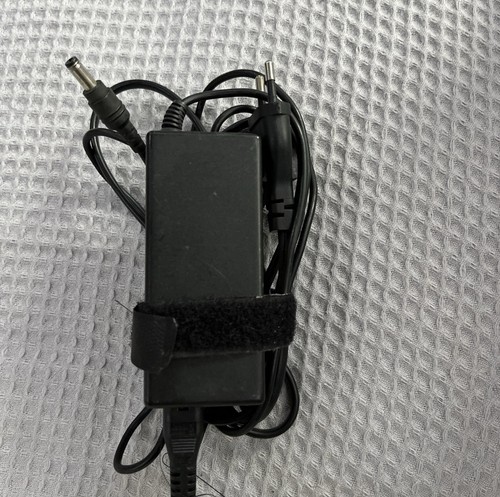 LI SHIN 0335C2065 20V 65W 3.25A Fujitsu Siemens Amilo LA1720 PA1510 AC Adapter - Photo 3/4