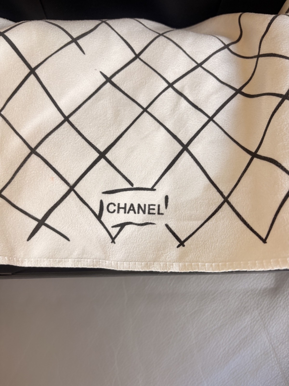 Chanel Classic Double Flap Handbag, Black Leather in size Medium size Authentic image 4