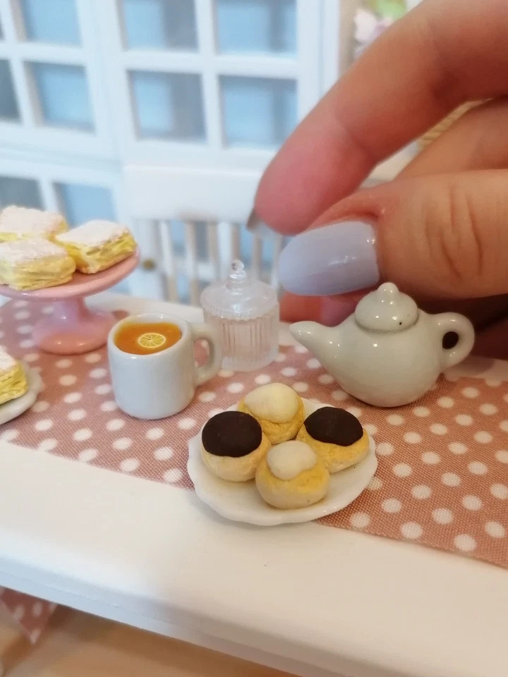 Miniatura dollhouse 4xBIGNE' in scala 1:12  fatto a mano in fimo - Immagine 3 di 4